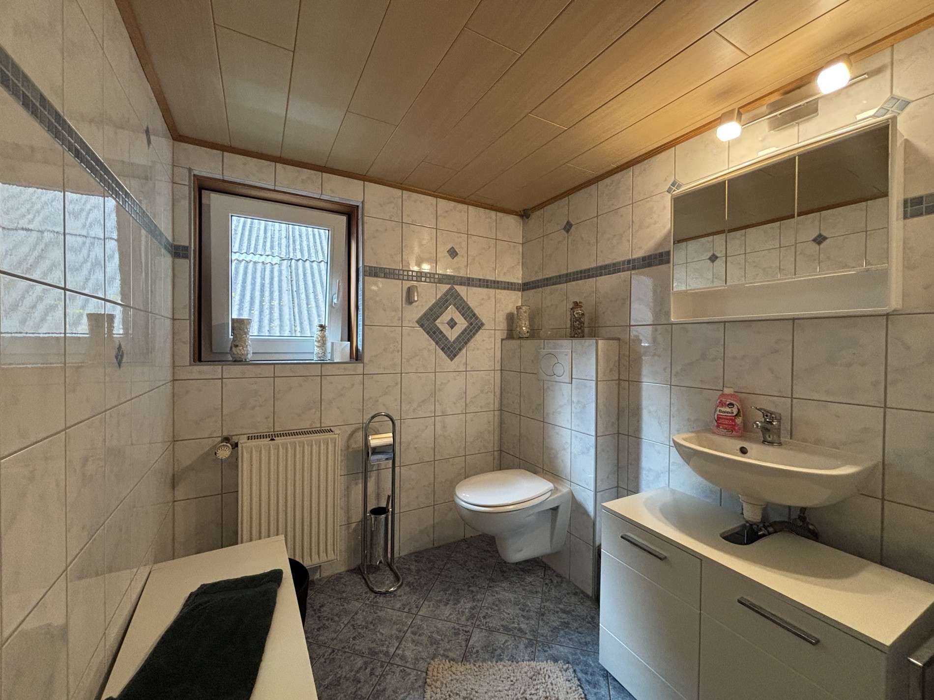 Immobilie in Gilserberg - Gemütliches Fachwerkhaus mit Scheune und Freisitz in Gilserberg-Sachsenhausen - Bild 10