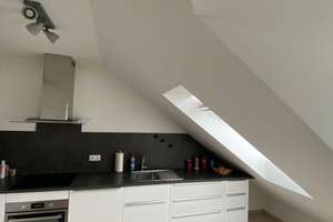 Neuwertige - moderne 2 Zimmer Dachgeschosswohnung EBK Balkon Trudering/Berg am Laim – Weißpfennigweg 9a, 81825 Berg am Laim Ost, München – Vorschaubild 2