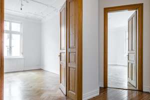 Wunderschöne 165  m² große Wohnung im 3. OG eines sehr gepflegten Wohn- und Geschäftshauses. – Die vollständige Adresse der Immobilie erhältst du vom Anbieter., 65185 Mitte, Wiesbaden – Vorschaubild 10