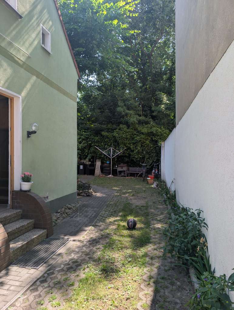 Immobilie in Fürstenwalde/Spree - Zweifamilienhaus in Fürstenwalde/Spree – Attraktives Investment mit Entwicklungspotenzial - Bild 1