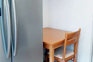 Voll Möblierte Wohnung 2 1/2 Zimmer In Duisburg zu Vermieten – Die vollständige Adresse der Immobilie erhältst du vom Anbieter., 47119 Laar, Duisburg – Vorschaubild 8