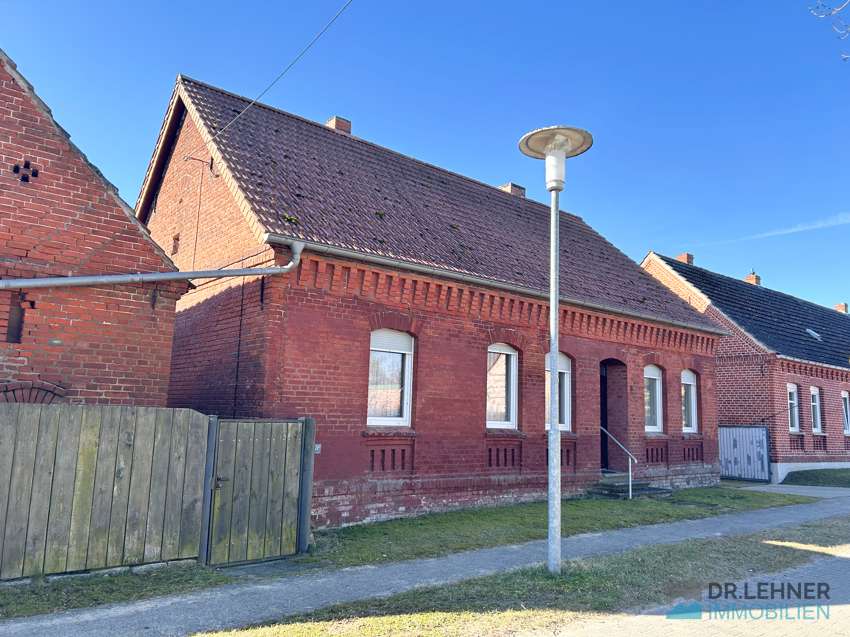 Raum für Ideen: Sanierungsobjekt in ruhiger Dorflage, Prignitz Kreis – Bild 2