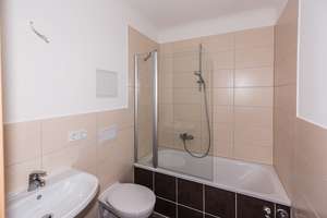 **JETZT EINZEIHEN**3-Zimmer-Wohnung // Balkon // DG // Bad mit Wanne // ab sofort – 4207 Lausen-Grünau, Leipzig – Vorschaubild 2