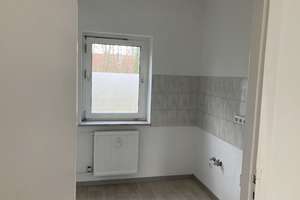 Zentral. Hell. Bezugsfertig – 2 Zimmer im Herzen der Stadt – Hirschgraben 17, 38226 Lebenstedt, Salzgitter – Vorschaubild 2