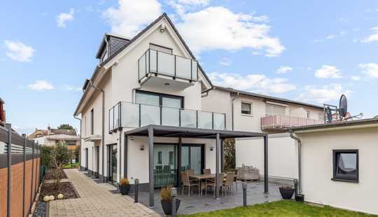 Bild von Weitläufiger Neubau mit außergewöhnlicher Raumwirkung – modernes Design trifft Wohnkomfort