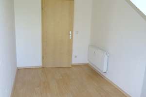 Moderne DG-Whg : 3 Zimmer + Balkon + Schickes Wannenbad – Wartburgstr. 14, 9126 Bernsdorf, Chemnitz – Vorschaubild 12