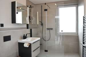 Einziehen und wohlfühlen: modernisierte DG-Wohnung, 4 Zimmer, Loggia, Klimaanlage und Gartennutzung – Die vollständige Adresse der Immobilie erhältst du vom Anbieter., 45355 Borbeck-Mitte, Essen – Vorschaubild 6