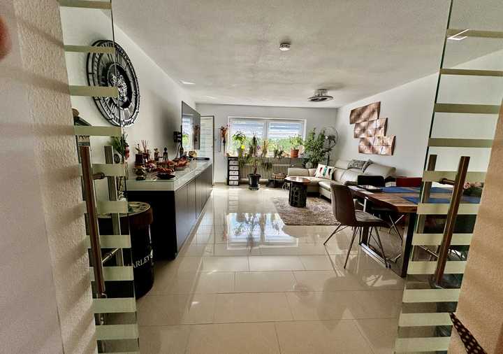 Hochwertige 2 Zimmer Wohnung mit TG-Stellplatz in ruhiger Lage von Markdorf