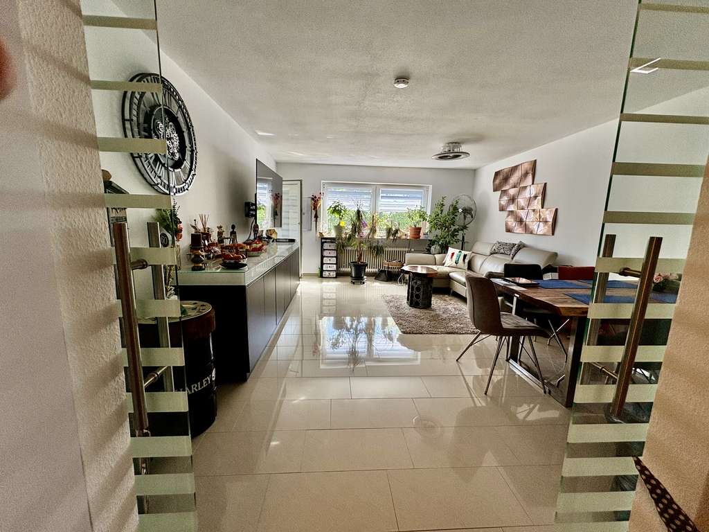 Hochwertige 2 Zimmer Wohnung mit TG-Stellplatz in ruhiger Lage von Markdorf