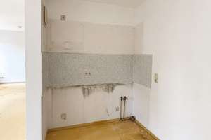 Verwirklichen Sie Ihren Wohntraum – helle Eigentumswohnung mit Balkon und viel Potenzial – Die vollständige Adresse der Immobilie erhältst du vom Anbieter., 9116 Kaßberg, Chemnitz – Vorschaubild 3