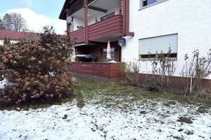 Der eigene Garten inklusive: Wohnung in Metten mit ca. 300 m² Freifläche, Garage & Stellplatz – Die vollständige Adresse der Immobilie erhältst du vom Anbieter., 94526 Metten – Vorschaubild 15