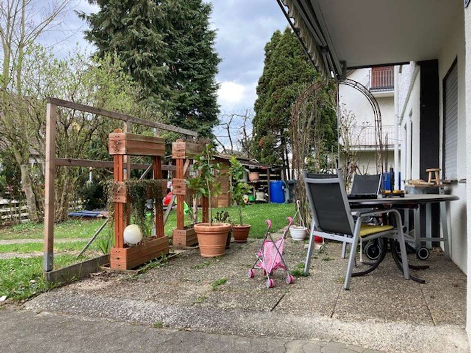 Überdachte Terrasse Wohnung UG