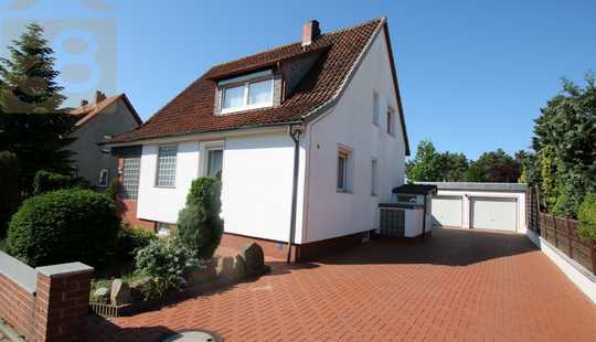 Bild von Gepflegtes Einfamilienhaus mit großem Grundstück und Doppelgarage! Meine Immobilie! = Mein Partner!