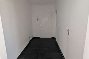 Helle uns großzügige 2 Zimmer Wohnung mit Balkon – Schweidnitzer Weg 8, 53119 Tannenbusch, Bonn – Vorschaubild 3