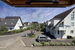 Lichtdurchflutete Doppelhaushälfte mit Wintergarten - ein ideales Zuhause für Ihre Familie  – Die vollständige Adresse der Immobilie erhältst du vom Anbieter., 40468 Unterrath, Düsseldorf – Vorschaubild 4