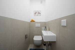WG-Zimmer in frisch renovierter 5-Zimmer-Wohnung, ideal für Studierende, Praktikant und Young profis – Solothurner Straße 26, 81475 Fürstenried-West, München – Vorschaubild 3