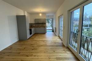 Hochwertig ausgestattete Maisonette-Wohnung mit Dachterrasse & EBK!