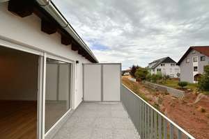 Erstklassiges Investment: Vermietete 3,5-Zimmer-DG-Wohnung mit Aussichtsbalkon & KfW 40 – Die vollständige Adresse der Immobilie erhältst du vom Anbieter., 78112 Sankt Georgen im Schwarzwald – Vorschaubild 4