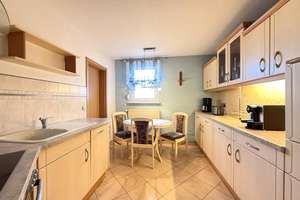 Familienidyll in ruhiger 
Top-Lage von Friedersdorf 
6 Zimmer und 2 Bäder 
auf ca. 131 m² Wohnflä – Sandbergweg 10, 6774 Friedersdorf – Vorschaubild 6