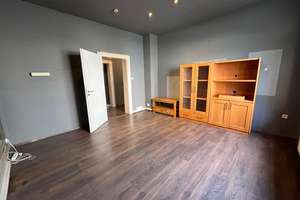 Liebevoll sanierte Altbauwohnung mit moderner EBK in saniertem Altbau!