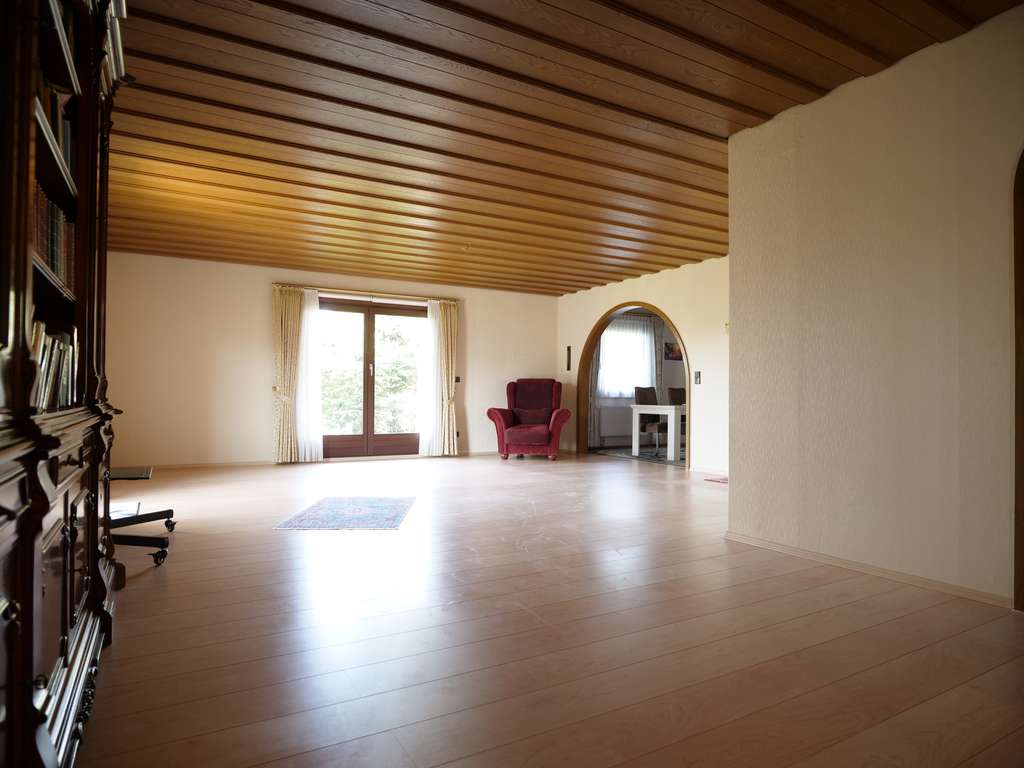 Immobilie in Saulheim - Wohnen in direkter Feldrandlage – Großzügiges Zuhause mit Garten, Terrasse & Balkon! - Bild 3