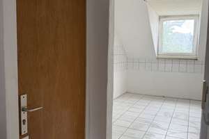 Helle 4-Zimmer-DG-Wohnung – teilw. frisch renoviert, neue Sanitärausstattung – Die vollständige Adresse der Immobilie erhältst du vom Anbieter., 47137 Mittelmeiderich, Duisburg – Vorschaubild 10