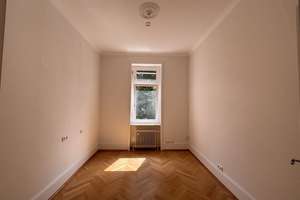 Denkmalgeschützer Stilaltbau! 4 ZKB - 113 m² modernisiert 2018 mit EBK Wi-Biebrich € 380.000,- – Stettiner Straße 19, 65203 Biebrich, Wiesbaden – Vorschaubild 7