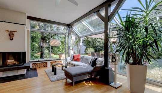 Bild von VON POLL - OBERURSEL: Modernisiertes Stadthaus mit Traumgarten in ruhiger Citylage