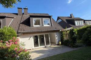 Doppelhaushälfte mit großem Wohn-/Essbereich inkl. Kamin, kl. Garten, Balkon und ausg. Dachgeschoss – Die vollständige Adresse der Immobilie erhältst du vom Anbieter., 45259 Heisingen, Essen – Vorschaubild 3