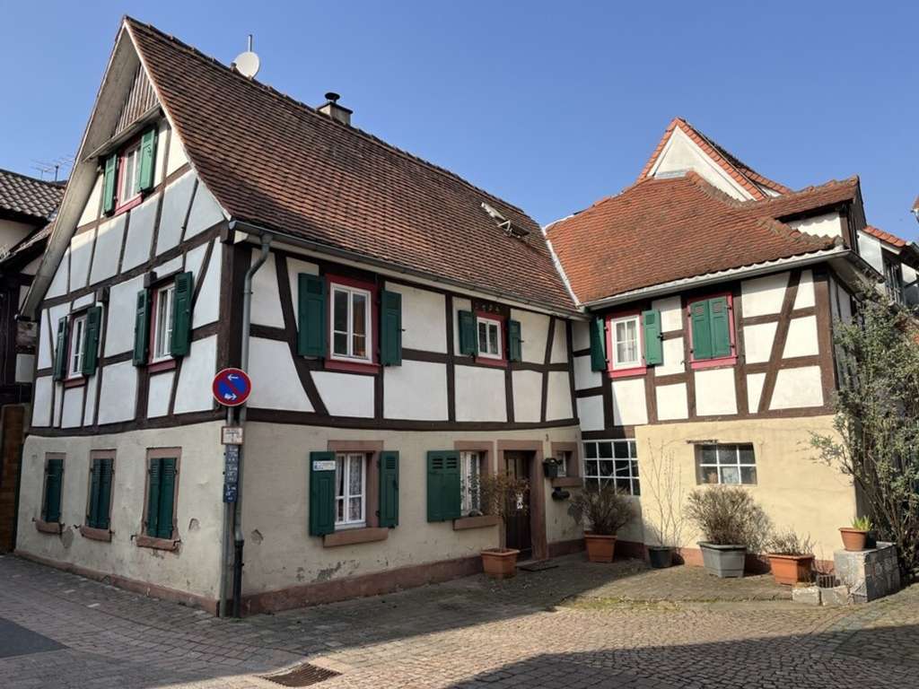 Immobilie in Breuberg - Romantisches Fachwerk-Ensemble mit Künstler-Flair, Atelier, begrüntem Innenhof und viel Potential - Bild 0