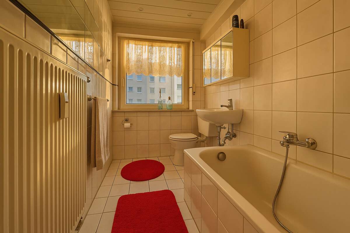 Helle 2-Zimmer-Wohnung mit Tageslichtbad und Einbauküche, Frankfurt am Main – Bild 4