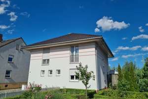 Einfamilienhaus mit Toskana-Flair, Photovoltaik, Sauna & großem Garten in Hallstadt – Die vollständige Adresse der Immobilie erhältst du vom Anbieter., 96103 Hallstadt – Vorschaubild 2
