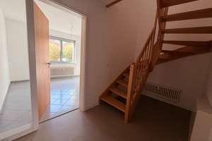 Charmante Maisonette-Wohnung mit eigenem Garten in Berlin ** Provisionsfrei** – Gustelstraße 20c, 12524 Altglienicke, Berlin – Vorschaubild 3