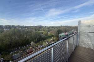 JA, zur Maisonette-Wohnung mit Stellplatz und Weitblick am Bärenloch