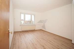 Helle, modern sanierte 3 Raum EG-Wohnung mit XXL-Balkon und Tageslichtbad – Zschopauer Straße 126, 9126 Bernsdorf, Chemnitz – Vorschaubild 6