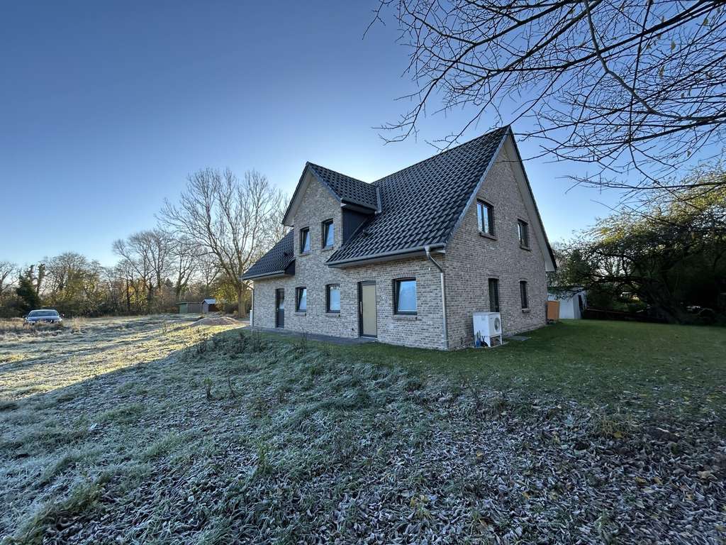 Immobilie in Brodersby - Energieeffiziente Doppelhaushälfte in ruhiger, strandnaher Lage / RECHTS - Bild 2