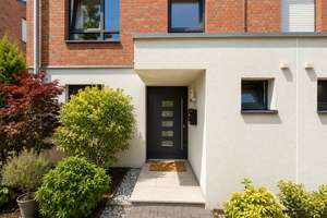Stilvolle und hochwertig ausgestattete Doppelhaushälfte! Zwei Balkone! Garage! – Die vollständige Adresse der Immobilie erhältst du vom Anbieter., 40589 Itter, Düsseldorf – Vorschaubild 19