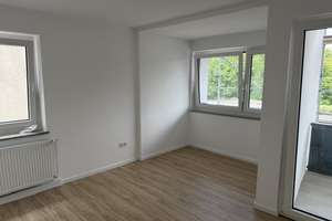 Vollständig renovierte 2-Zi Wohng mit Balkon, zentrale Lage, Nähe Nordpark, Meller Str./Sudbrackstr.
