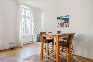 ⭐️ Stilvoller Altbautraum mit 2 Zimmern, Einbauküche und Abstellkammer direkt am Rosenthaler Platz – Die vollständige Adresse der Immobilie erhältst du vom Anbieter., 10119 Mitte (Ortsteil), Berlin – Vorschaubild 2