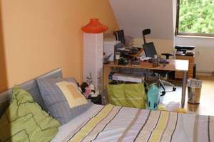 Provisionsfrei und mit neuer EBK: Helle, geräumige 2-Zimmer-Dachgeschosswohnung – 91056 Heiligenloh, Erlangen – Vorschaubild 5