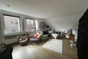Schöne 2 Zimmer - Dachgeschosswohnung zu vermieten.