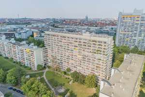 Kauf gegen Gebot / renovierungsbedürftiges Apartment im 9. OG mit Weitblick – Die vollständige Adresse der Immobilie erhältst du vom Anbieter., 80687 Friedenheim, München – Vorschaubild 1