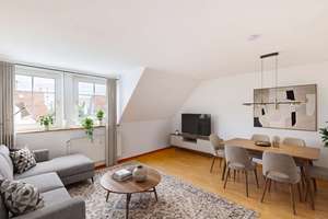 Einziehen oder investieren – Dachbodenpotenzial inkl. TG – Die vollständige Adresse der Immobilie erhältst du vom Anbieter., 85055 Nordost, Ingolstadt – Vorschaubild 2