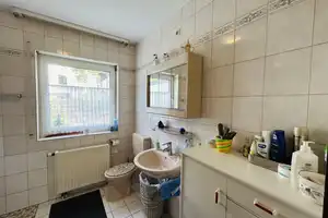 Wohnen auf einer Ebene mit Garage, Doppelcarport und Garten – Flurstraße 6, 67744 Kusel (Kreis) – Vorschaubild 11