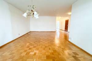 Sanierungsbedürftige 2-Zimmer-Wohnung mit Balkon & Aufzug in Fürth – Die vollständige Adresse der Immobilie erhältst du vom Anbieter., 90763 Nördliche Südstadt, Fürth – Vorschaubild 4