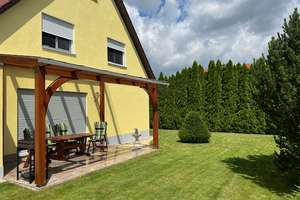 Haus mit Garage und Gartenhaus – Die vollständige Adresse der Immobilie erhältst du vom Anbieter., 91604 Flachslanden – Vorschaubild 2