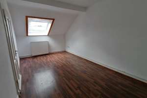 Attraktive und gepflegte 3-Raum- DG- Wohnung in Wuppertal – Die vollständige Adresse der Immobilie erhältst du vom Anbieter., 42105 Elberfeld, Wuppertal – Vorschaubild 3