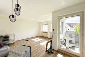 "Harmonische 3-Zimmer-Wohnung mit Balkon, Stellplatz, Gäste-WC und viel Stauraum" – Friedrichsgrüner Straße 11, 8112 Wilkau-Haßlau – Vorschaubild 5