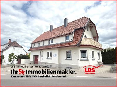 Stilvolles, teilsaniertes Einfamilienhaus mit Garten und 2 Garagen - ELW möglich