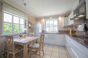 Repräsentatives
4 Zimmer - Landhaus 
mit wohnlichem Vollkeller
in exponierter Feldrandlage
von S – Pinneberg (Kreis) – Vorschaubild 8